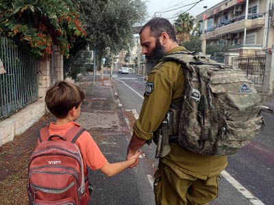 על הספה - כתבות ומאמרים - שאין באמת שגרה – איך חוזרים ללימודים אחרי חופש גדול ושחיקת מלחמה? על הספה - כתבות ומאמרים - שאין באמת שגרה – איך חוזרים ללימודים אחרי חופש גדול ושחיקת מלחמה?