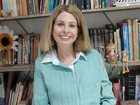 יעל פלג-טיפול במתבגרים בחולון