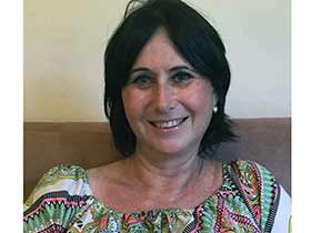 רוית קיי-טיפול בהבעה ויצירה בעמק חפר