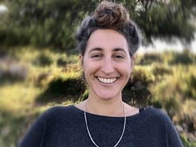 ירדן שקד-עובדת סוציאלית קלינית MSW - מטפלים בהתמודדות עם משברי חיים  חיפה