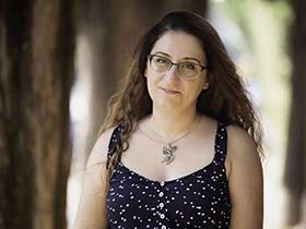 פולינה איפראימוב-עובדת סוציאלית קלינית MSW ומטפלת רגשית באמצעות אמנות MA - מטפלים לפעוטות  חיפה