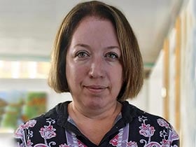 רונית אורן-עובדת סוציאלית קלינית - מטפלים לילדים בהתמודדות עם חרדות  גדרה