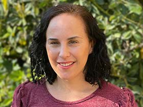 רותם רפאל-עובדת סוציאלית ומטפלת בפסיכודרמה - מטפלים בפוסט טראומה  תל אביב
